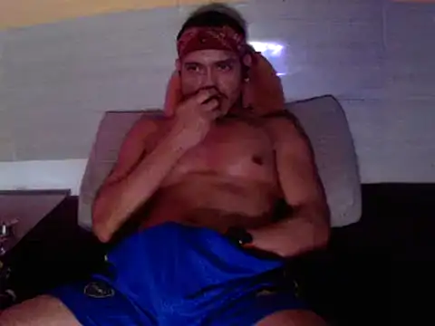 Snapshot of thesummerboy chatting on 01-19-25, 03:32 thesummerboy online show from 01-19-25, 03:32