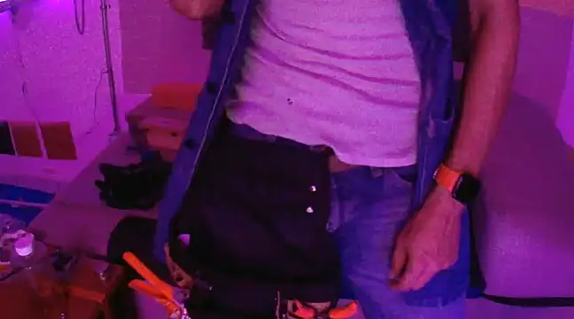 Snapshot of thesummerboy chatting on 01-24-25, 02:28 thesummerboy online show from 01-24-25, 02:28