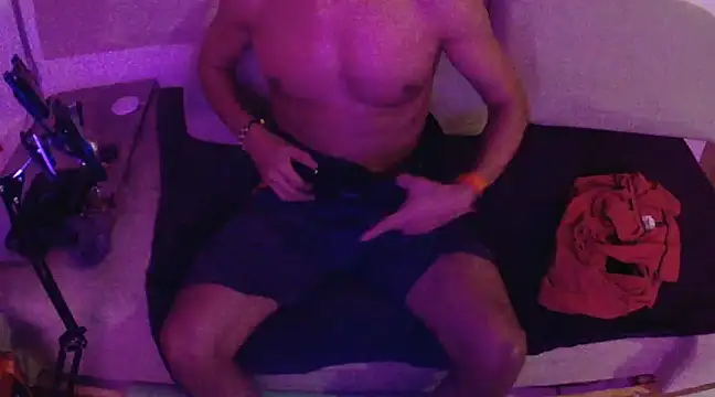 Snapshot of thesummerboy chatting on 01-29-25, 05:19 thesummerboy online show from 01-29-25, 05:19