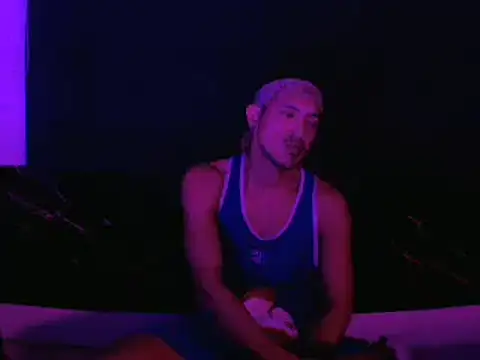 Snapshot of thesummerboy chatting on 01-31-25, 12:07 thesummerboy online show from 01-31-25, 12:07