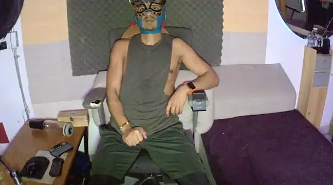 Snapshot of thesummerboy chatting on 02-09-25, 09:58 thesummerboy online show from 02-09-25, 09:58