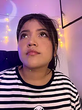 Snapshot of alisson_carolina73 chatting on 11-21-25, 11:58 alisson carolina73 online show from 11-21-25, 11:58