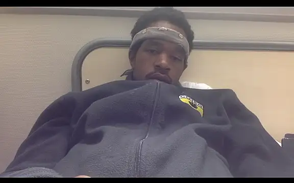 Snapshot of POPAYE972 chatting on 10-21-25, 07:03 POPAYE972 online show from 10-21-25, 07:03