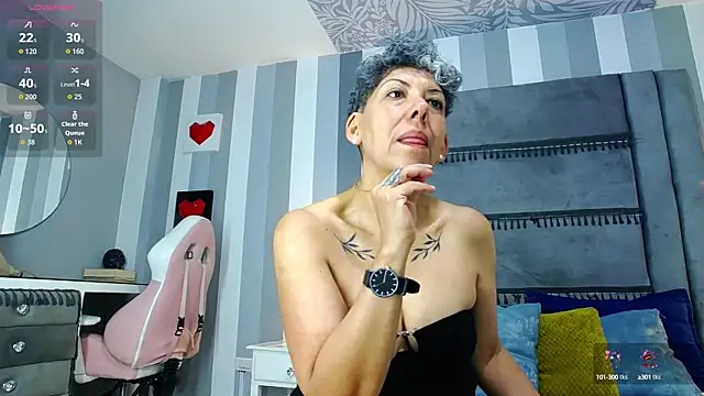 Julianewell online show from 09-11-25, 12:16