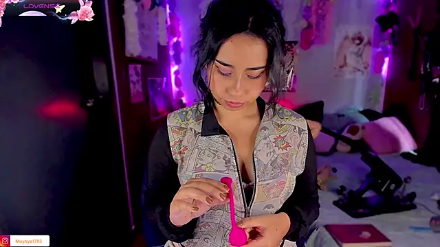 kiki cavilll online show from 03-18-25, 02:59