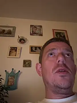 Snapshot of mrwright878787 chatting on 01-11-25, 05:52 mrwright878787 online show from 01-11-25, 05:52