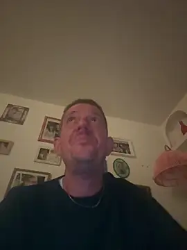 Snapshot of mrwright878787 chatting on 09-12-25, 07:47 mrwright878787 online show from 09-12-25, 07:47