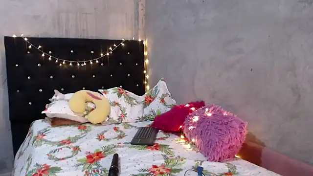 Snapshot of GeovannaFranco chatting on 02-26-25, 08:22 GeovannaFranco online show from 02-26-25, 08:22