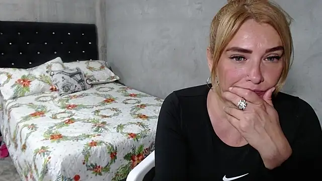 Snapshot of GeovannaFranco chatting on 03-17-26, 03:04 GeovannaFranco online show from 03-17-26, 03:04