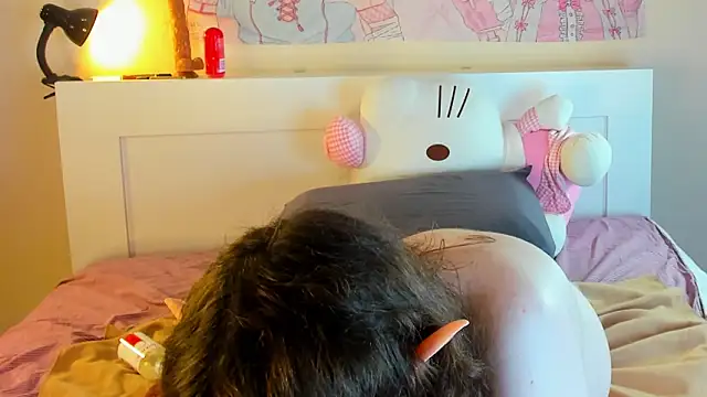 Snapshot of kuraii1_ chatting on 12-26-24, 02:12 kuraii1 online show from 12-26-24, 02:12