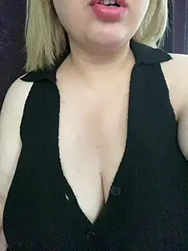 Snapshot of cansuozell chatting on 02-14-25, 11:53 cansuozell online show from 02-14-25, 11:53