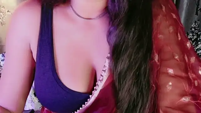 Snapshot of SexyAndHottie chatting on 10-16-25, 02:40 SexyAndHottie online show from 10-16-25, 02:40