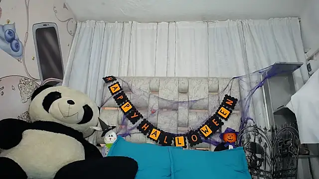 KOURTNEY-- online show from 10-26-25, 01:44