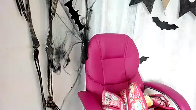 KOURTNEY-- online show from 11-03-25, 02:57