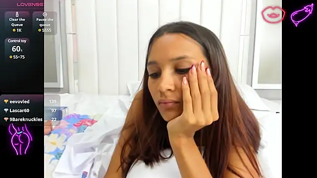 Snapshot of Carohorny4u chatting on 02-17-25, 06:04 Carohorny4u online show from 02-17-25, 06:04