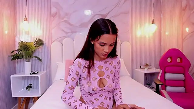 Snapshot of Carohorny4u chatting on 09-29-25, 01:16 Carohorny4u online show from 09-29-25, 01:16