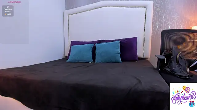  Peach1  online show from 10-10-25, 01:43