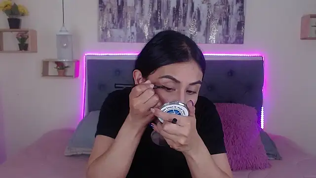 mia aira online show from 11-05-25, 05:46