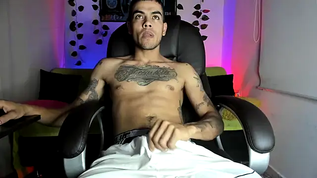 Snapshot of mikee_scooth chatting on 09-29-25, 11:53 mikee scooth online show from 09-29-25, 11:53