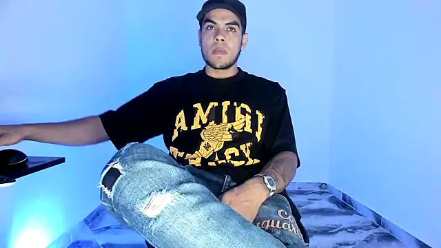 Snapshot of mikee_scooth chatting on 11-11-25, 10:32 mikee scooth online show from 11-11-25, 10:32