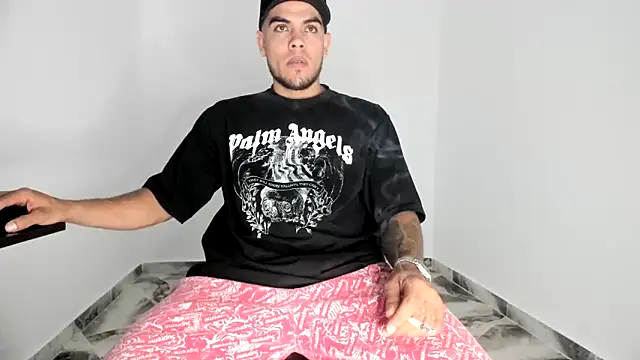 Snapshot of mikee_scooth chatting on 11-14-25, 07:56 mikee scooth online show from 11-14-25, 07:56