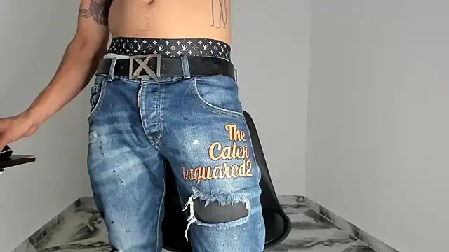 Snapshot of mikee_scooth chatting on 12-18-25, 07:31 mikee scooth online show from 12-18-25, 07:31