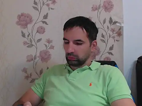 Snapshot of Leo_1617 chatting on 12-17-25, 05:52 Leo 1617 online show from 12-17-25, 05:52