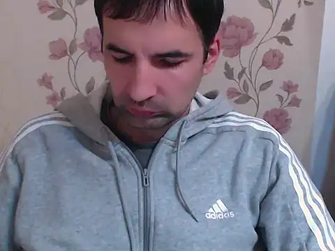 Snapshot of Leo_1617 chatting on 02-19-26, 06:04 Leo 1617 online show from 02-19-26, 06:04