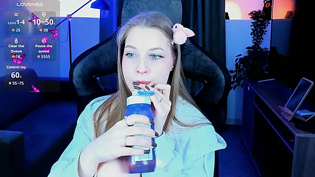 CuteMousee online show from 03-08-26, 09:02