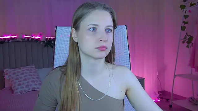 CuteMousee online show from 04-21-26, 07:14