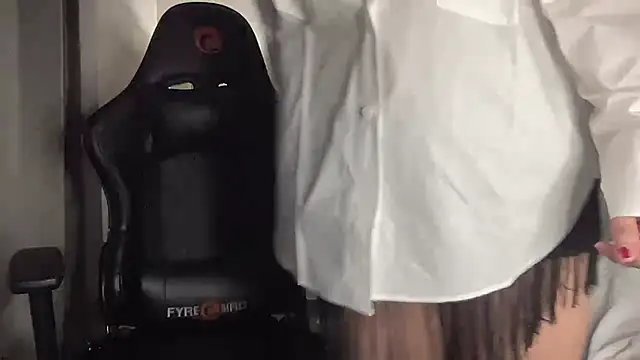 Snapshot of Wild_Fantasy_7 chatting on 02-05-25, 07:53 Wild Fantasy 7 online show from 02-05-25, 07:53