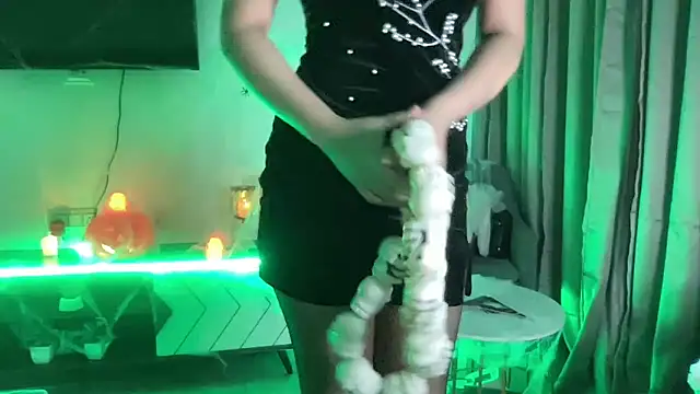 Snapshot of Wild_Fantasy_7 chatting on 10-30-25, 09:04 Wild Fantasy 7 online show from 10-30-25, 09:04