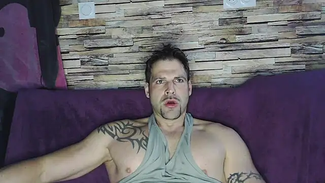 XxBigboybandxX online show from 02-08-25, 07:59