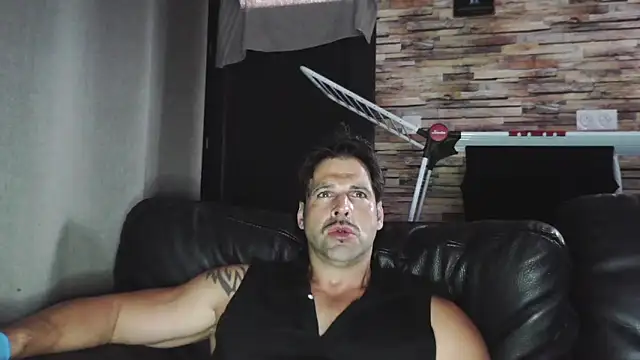 XxBigboybandxX online show from 09-28-25, 04:23