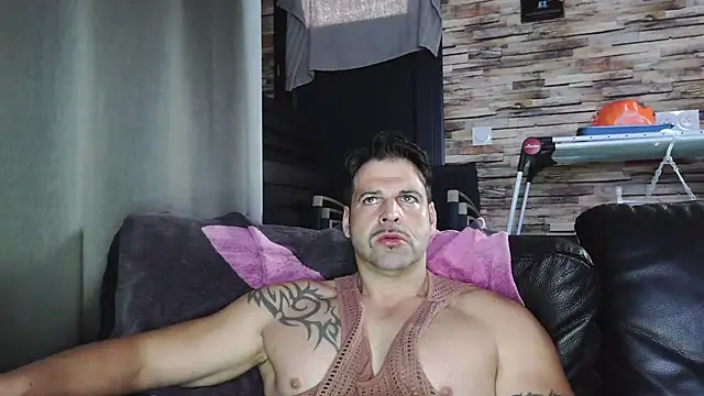 XxBigboybandxX online show from 11-20-25, 08:14