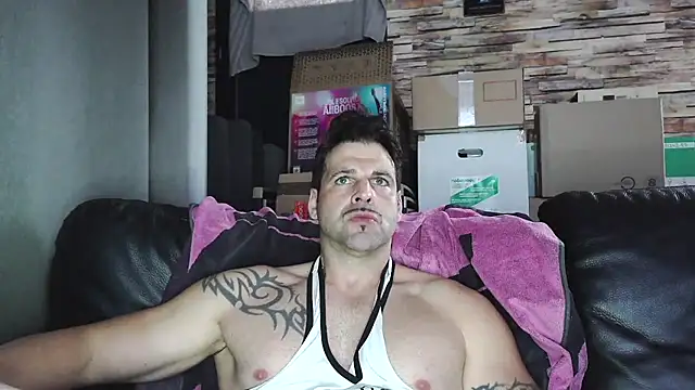 XxBigboybandxX online show from 03-08-26, 02:10