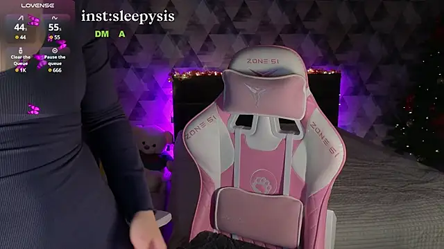 Snapshot of Sleepy_SIS chatting on 12-11-24, 02:44 Sleepy SIS online show from 12-11-24, 02:44