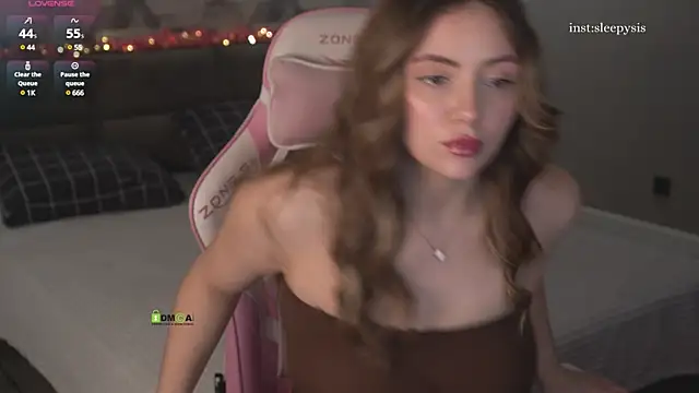 Snapshot of Sleepy_SIS chatting on 02-14-25, 02:44 Sleepy SIS online show from 02-14-25, 02:44