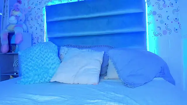 MelodiLovee  online show from 12-13-24, 06:16