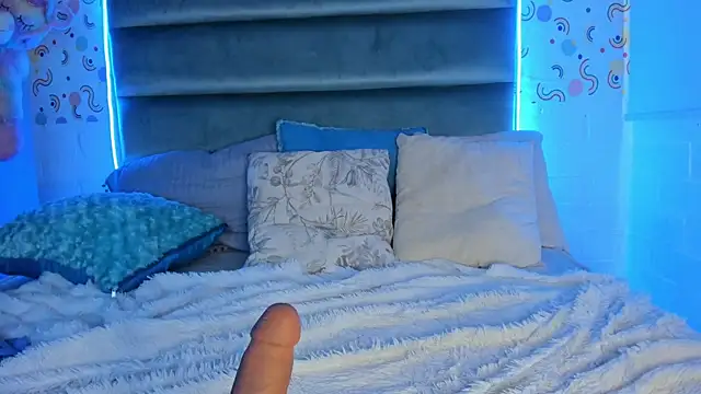 MelodiLovee  online show from 12-24-24, 03:47