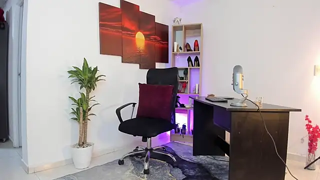Snapshot of Lia_Copper chatting on 03-03-25, 04:24 Lia Copper online show from 03-03-25, 04:24