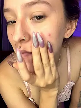 Ginger Foxy online show from 04-11-26, 07:51