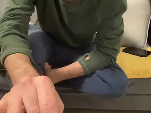 4small4inchlol online show from 12-13-25, 07:53