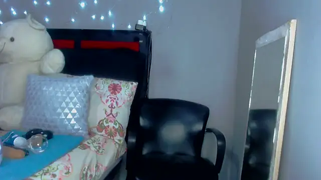 Snapshot of MissBigNipples chatting on 01-17-25, 03:45 MissBigNipples online show from 01-17-25, 03:45