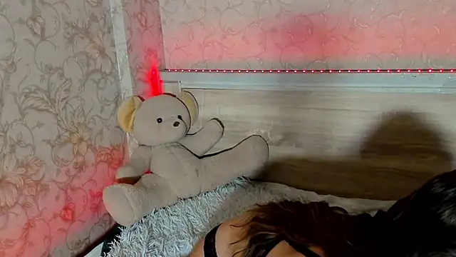 emma77  online show from 11-15-25, 09:11