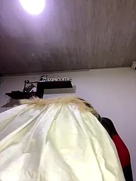 Snapshot of alicev_kitty chatting on 10-11-25, 12:47 alicev kitty online show from 10-11-25, 12:47