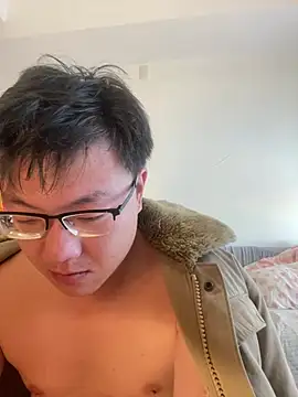 Snapshot of YoY-man chatting on 01-13-25, 06:38 YoY-man online show from 01-13-25, 06:38