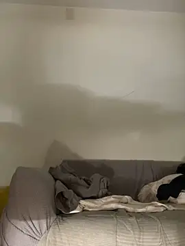 Snapshot of YoY-man chatting on 01-15-25, 02:56 YoY-man online show from 01-15-25, 02:56