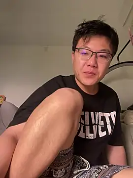 Snapshot of YoY-man chatting on 02-02-25, 05:59 YoY-man online show from 02-02-25, 05:59