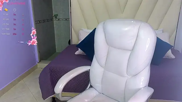 Snapshot of Sexy_paradise18_ chatting on 02-05-25, 04:27 Sexy paradise18 online show from 02-05-25, 04:27